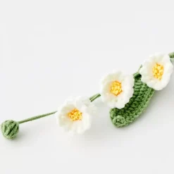 GigiandTom Vases*Daffodil Stem Hand Knitted Crochet Flower White