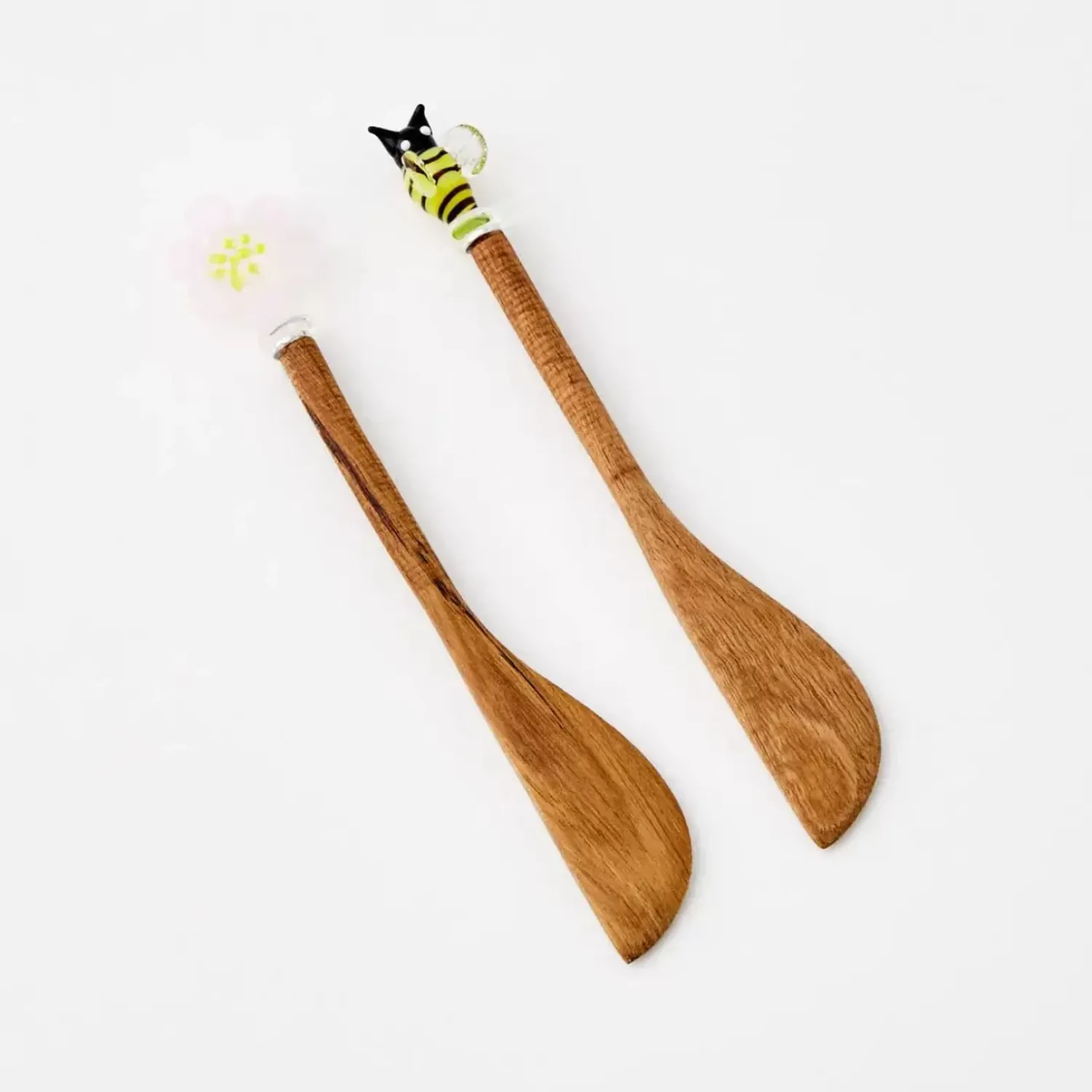 GigiandTom Honeybee Wooden Butter Knife Set
